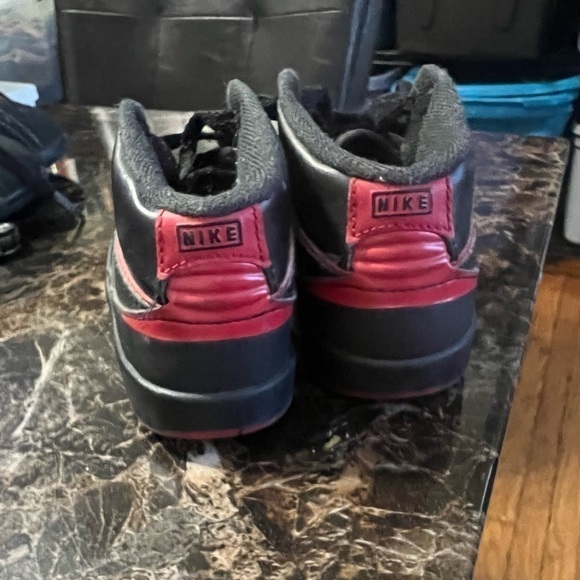 - Jordan Nike retro 2 sneakers - Picture 2 of 5